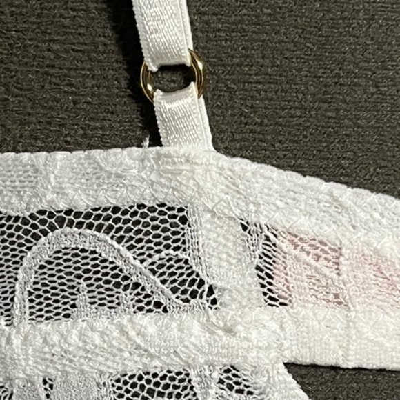 VICTORIA'S SECRET White "The Lacie" Lingerie Size S/P NWOT - Picture 8 of 16